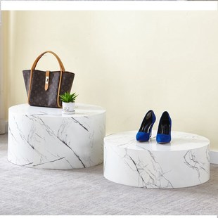 脚间店面直播的台子踩圆形站台试多功能垫高。圆柱形直播脚踩衣服