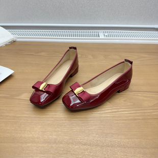 法式方头蝴蝶结浅口单鞋女2025新款配裙子漆皮粗跟通勤鞋小皮鞋子