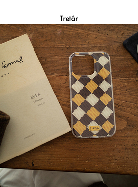 Tretar「蜜糖格纹」双面覆膜 光面大孔 IMD手机壳 适用iPhone16Pro