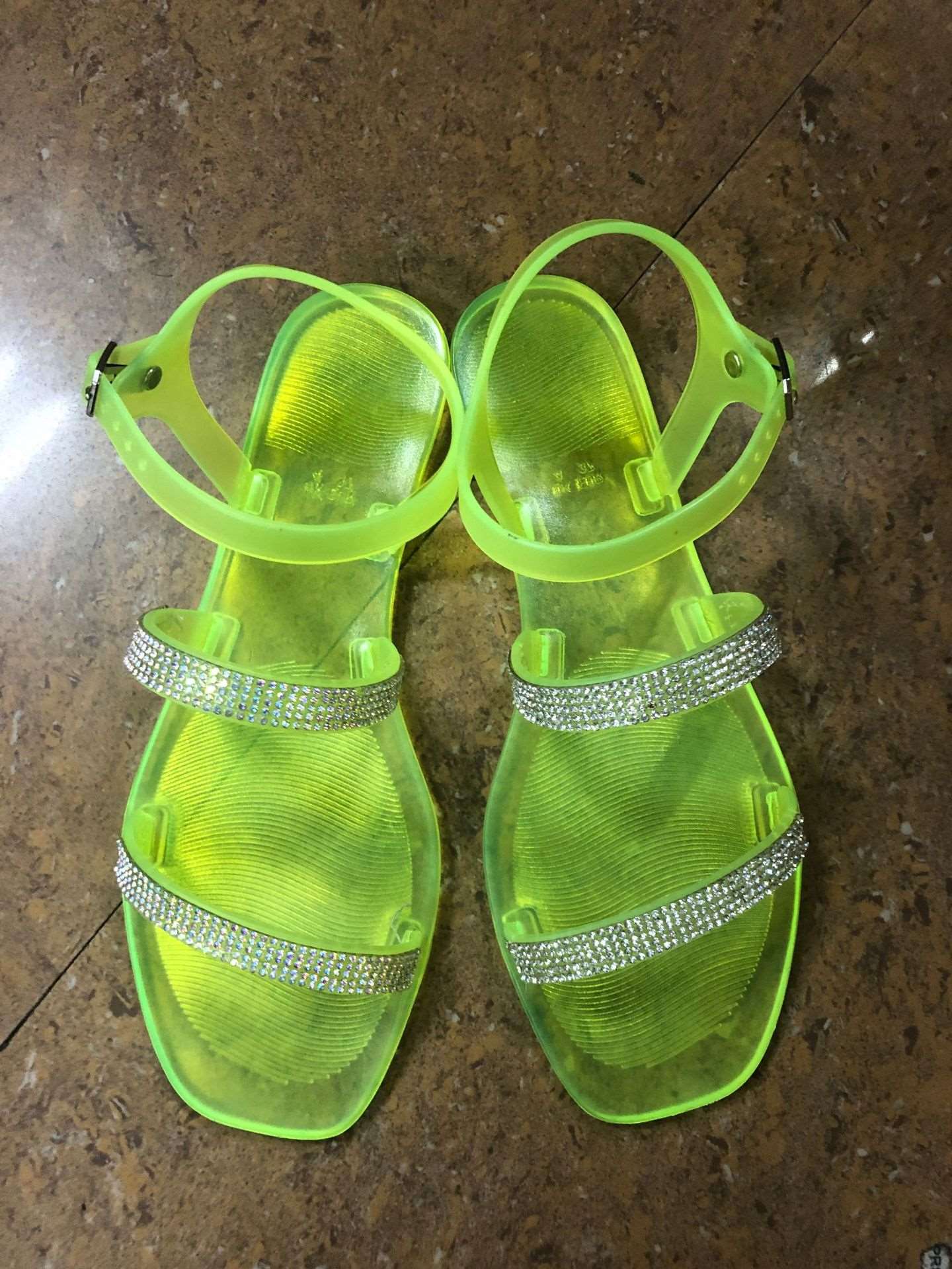 水晶凉鞋女士塑料跨境亮片夏平底水钻果冻鞋亚马逊罗马鞋sandals
