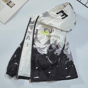 渐变冲锋衣休闲儿童春季 童装 洋气春装 外套2027新款 上衣 男童春秋装