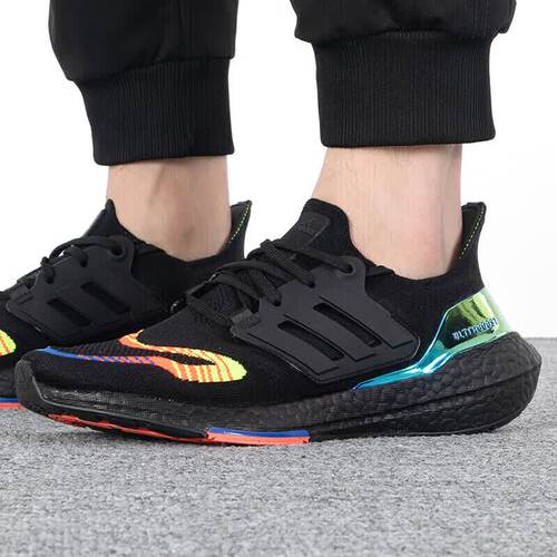 阿迪达斯男UltraBoost缓震跑鞋