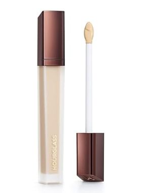 Hourglass Vanish Airbrush Concealer. Weightless and Water