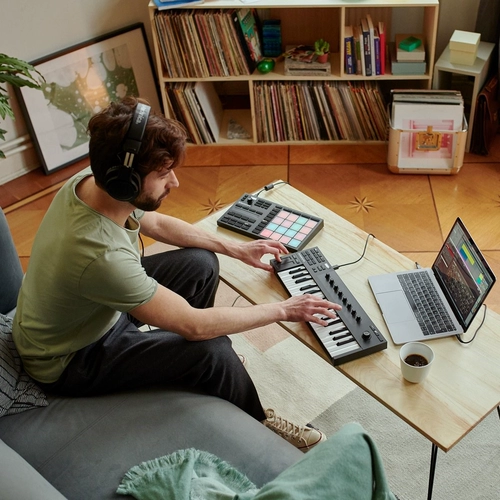 SF Ni KOMPTETE KONTROL M32 A25A49A61 Portable Midi -контроллер клавиатуры