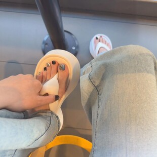 白色厚底人字拖鞋 2025新 女夏外穿增高夹脚海边沙滩防滑防臭凉拖鞋