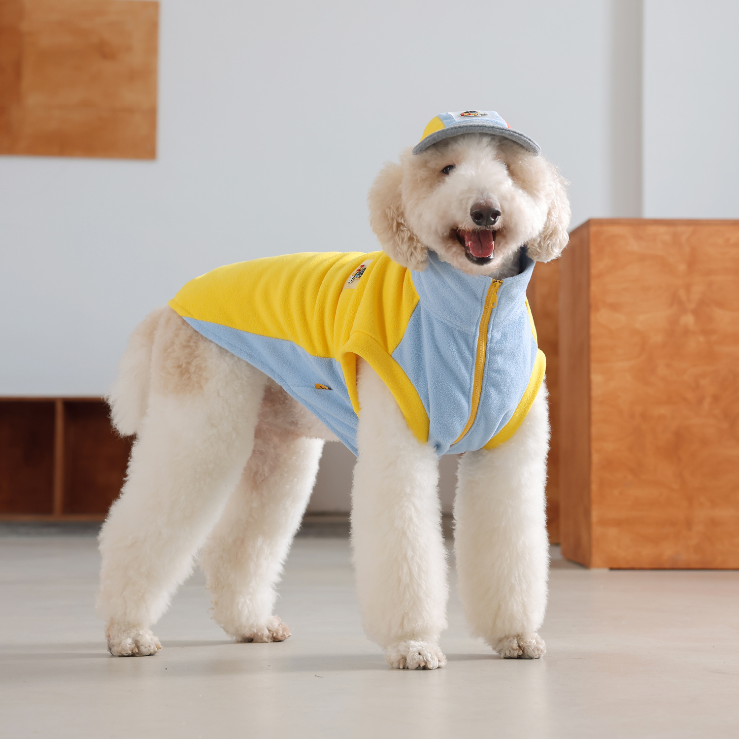 可爱摇粒绒狗狗衣服大型犬马甲冬