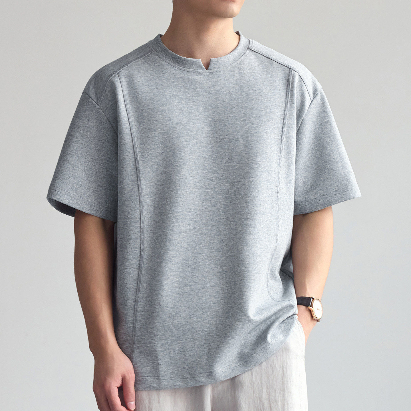 希越简约小V领针织短袖T恤男士宽松大码上衣2026夏季新款休闲男装