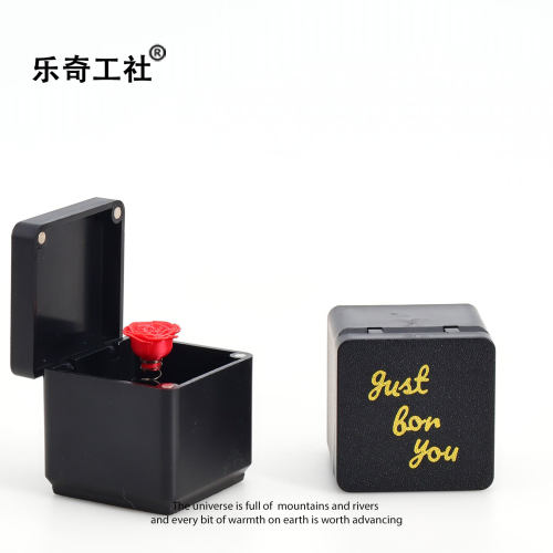 “玫瑰永不凋零我的爱永远热烈”