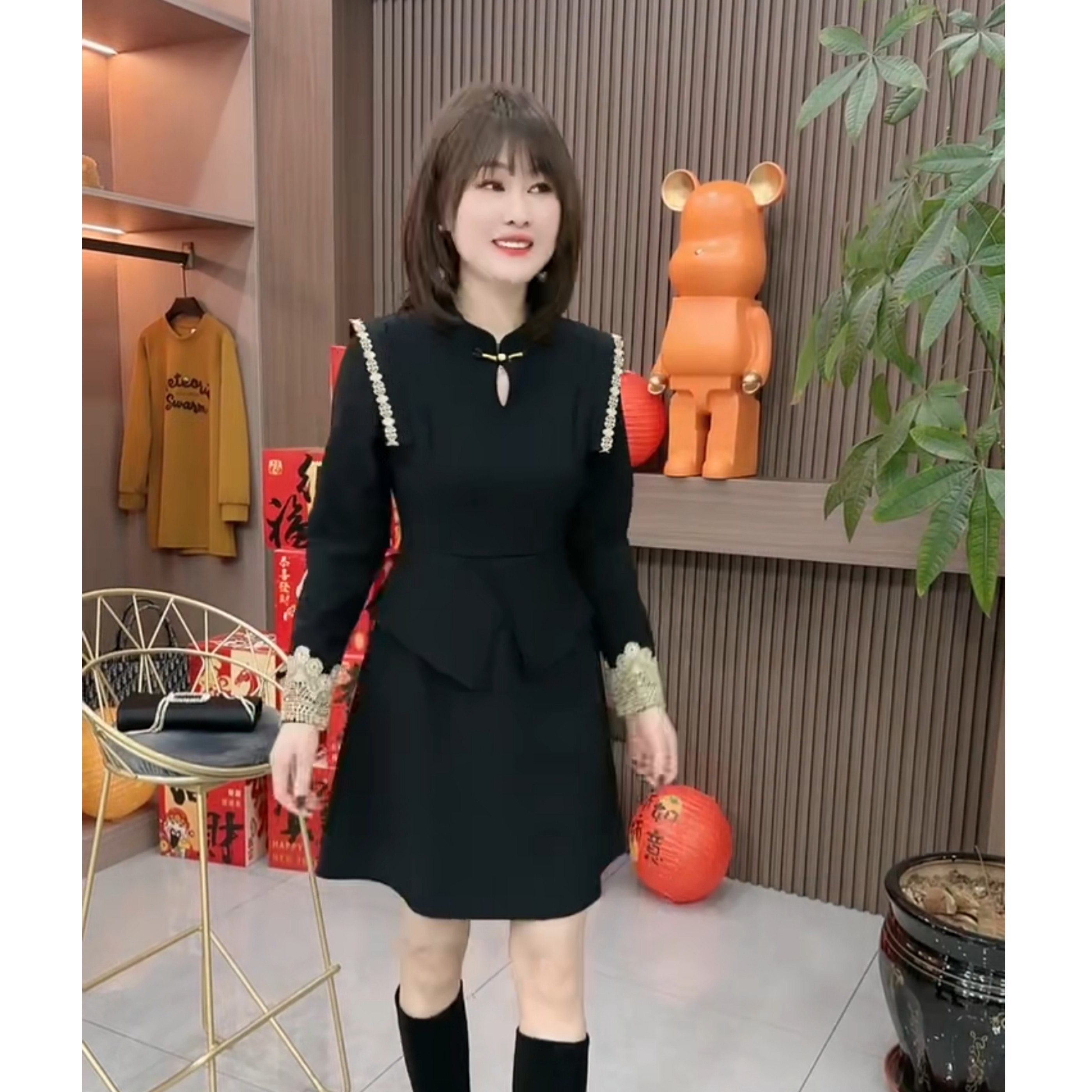 2026春秋新款高级感小黑裙连衣裙立领盘扣长袖气质简约法式复古裙