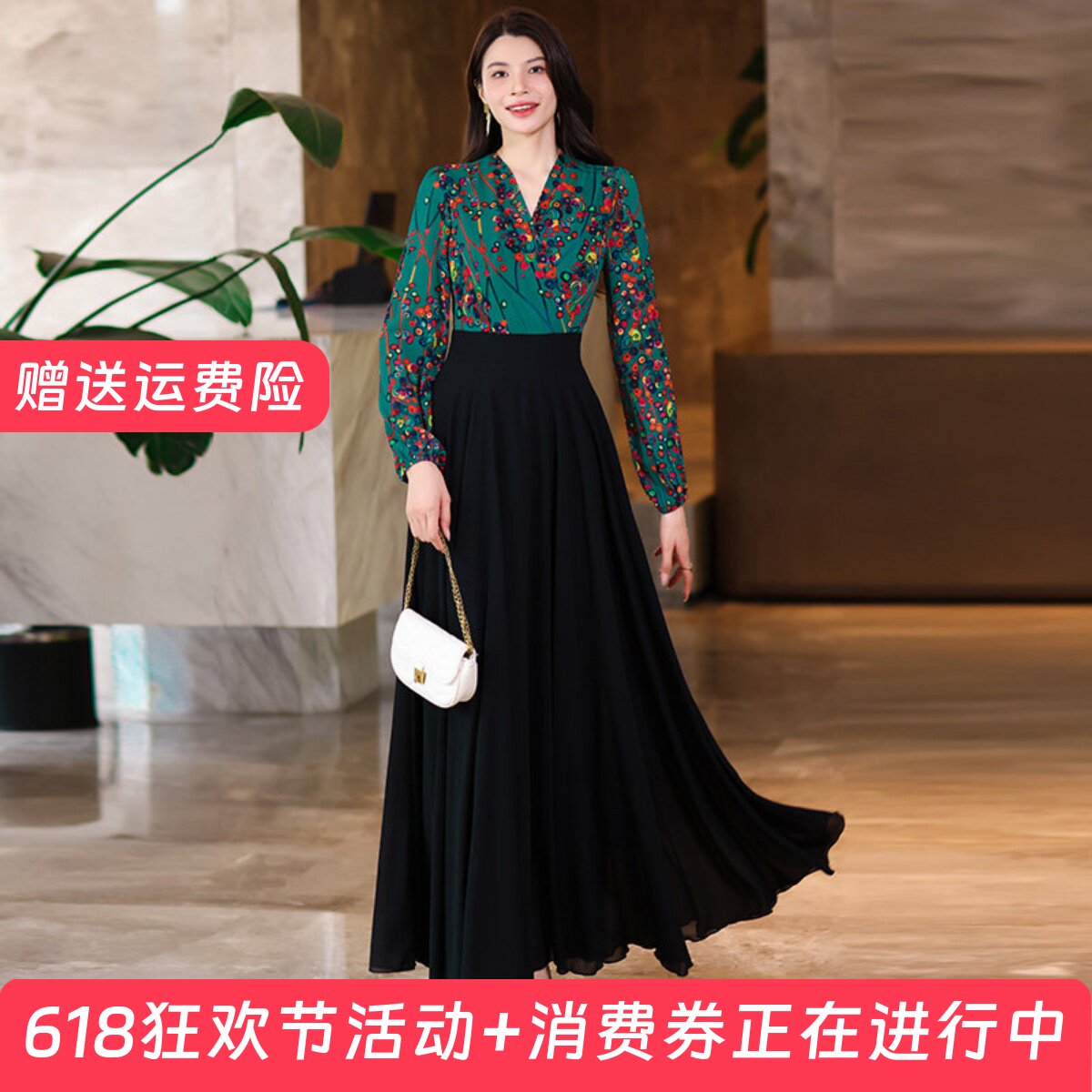 2026年夏季V领印花连衣裙收腰显瘦长裙妈妈款短款小个子沙滩裙子