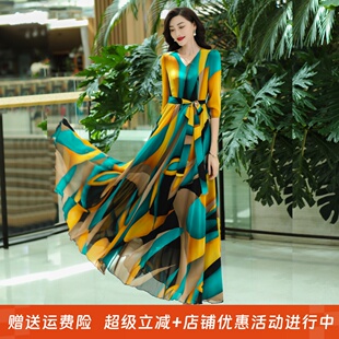 2025年新款秋冬印花大摆连衣裙收腰显瘦旅游度假长裙雪纺裙沙滩裙