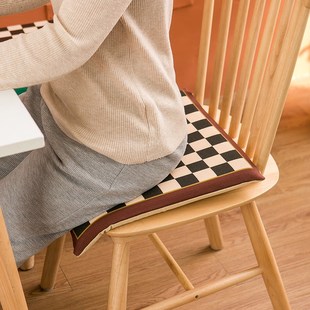 轻奢棋盘格餐厅坐垫加厚透气学生垫子复古办公防V滑记忆棉座椅垫