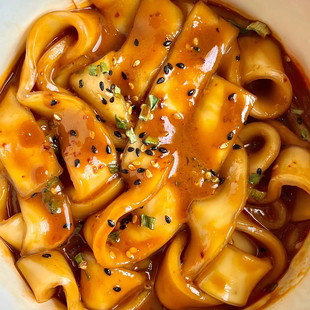 流汁宽粉粉耗子冲泡即食吃的夜宵速食免煮火锅宽粉泡面桶装速食品