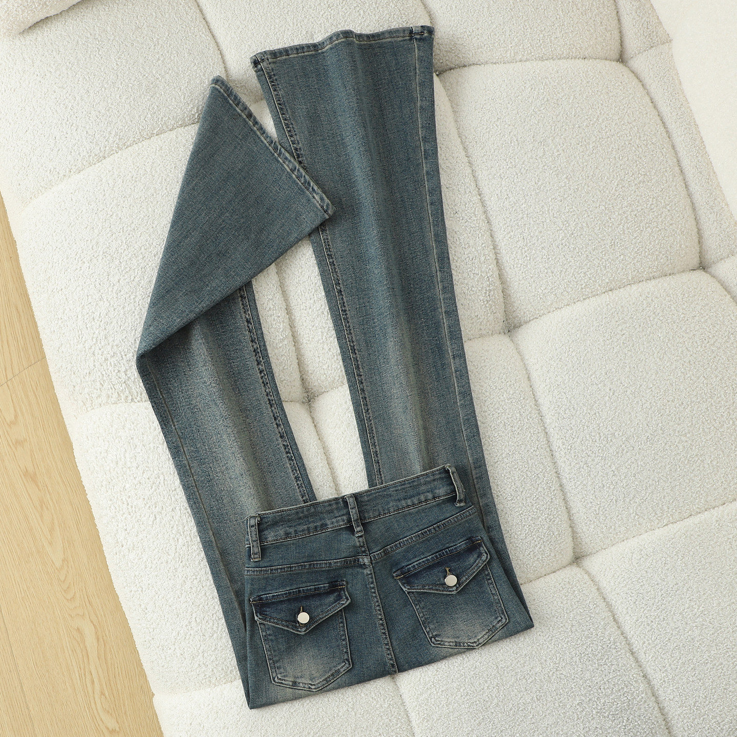 拉夏贝尔深蓝色微喇牛仔裤女2025秋冬高腰修身显瘦紧身拖地喇叭裤,女装/女士精品,牛仔裤,淘宝优惠券,粉丝福利购,淘宝优惠卷