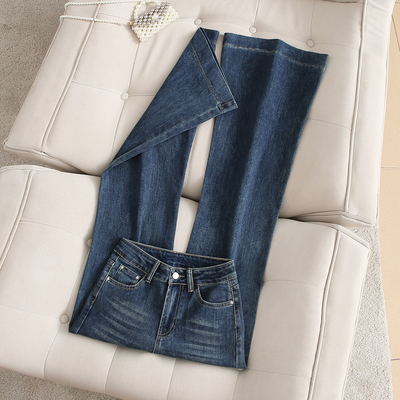 拉夏贝尔深色不贴腿微喇叭牛仔裤