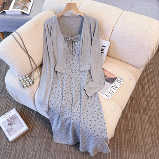 拉夏贝尔韩系碎花吊带长裙女士2026春季新款收腰显瘦连衣裙两件套