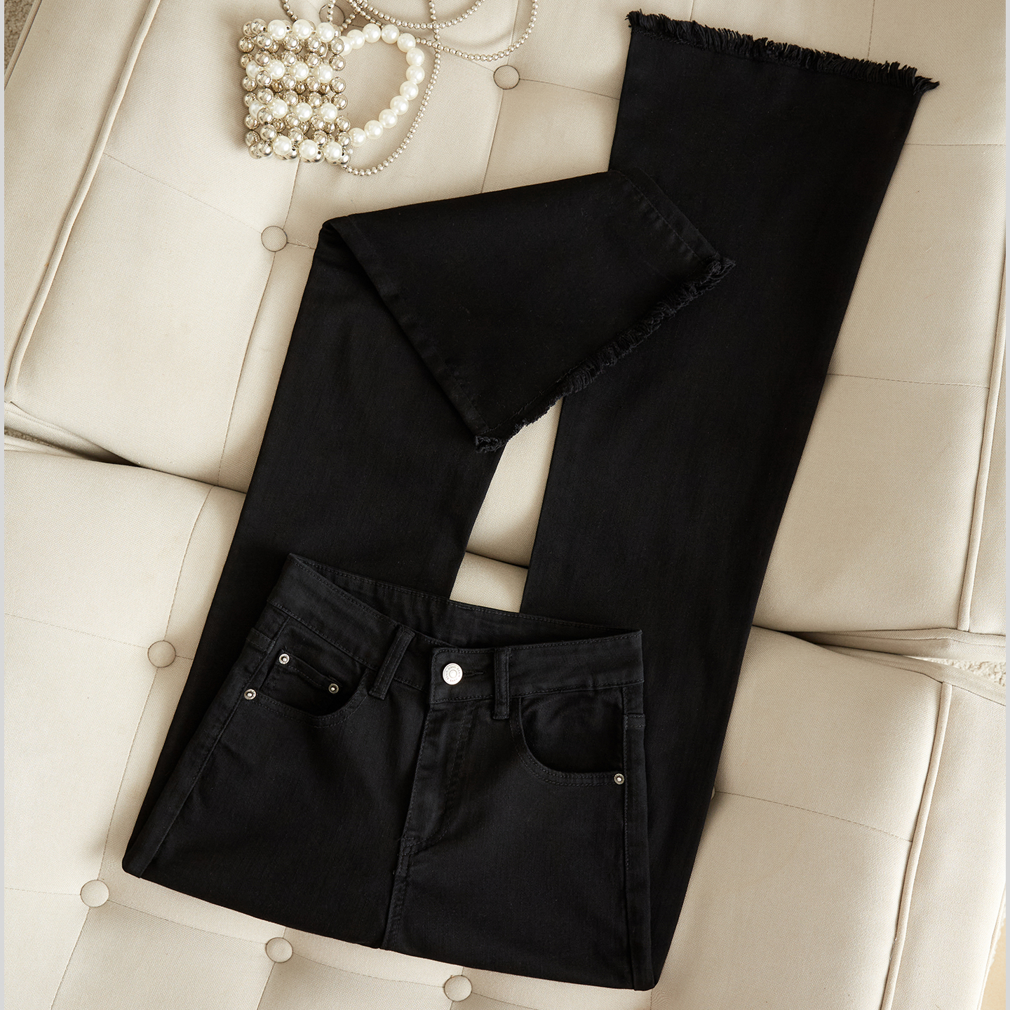 拉夏贝尔黑色高腰显瘦微喇牛仔裤