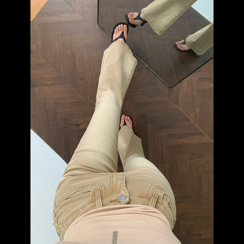 拉夏贝尔卡其色微喇牛仔裤女2026