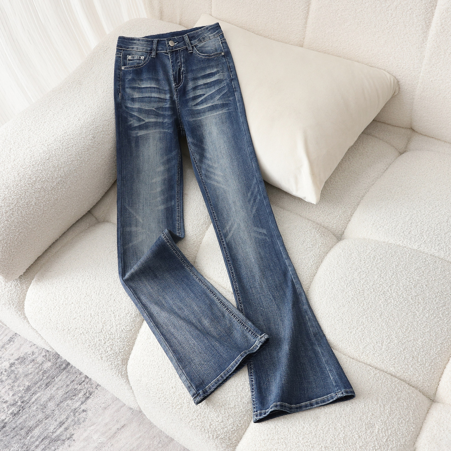 拉夏贝尔高腰微喇牛仔裤女复古蓝色修身显瘦弹力长裤显腿细拖地裤,女装/女士精品,牛仔裤,淘宝优惠券,粉丝福利购,淘宝优惠卷