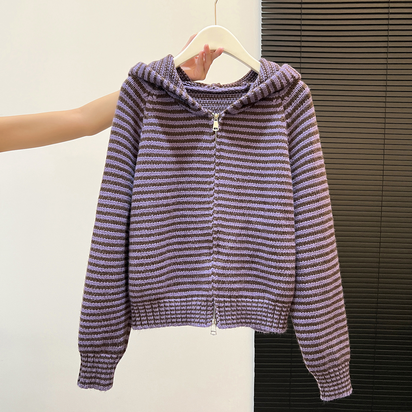 拉夏贝尔撞色细条纹彩线针织开衫