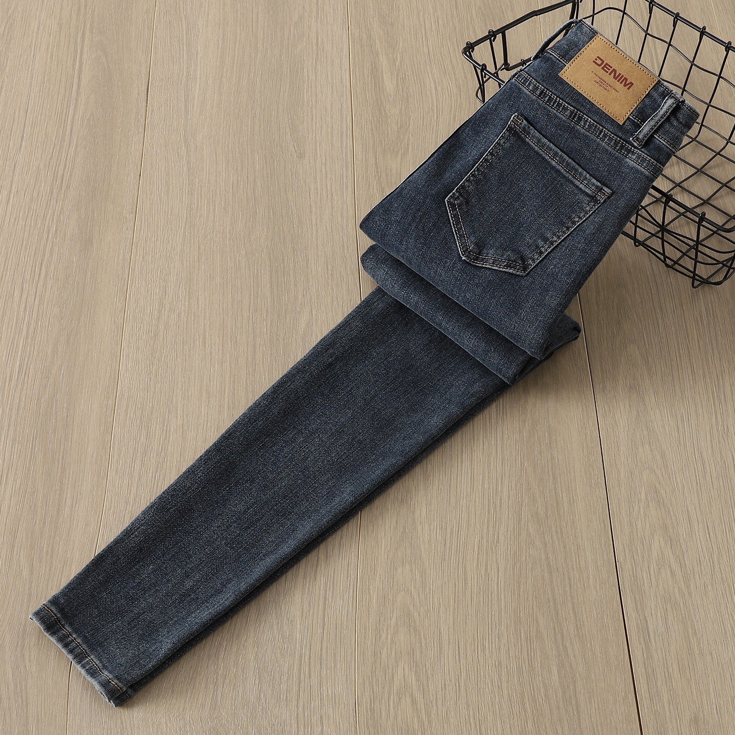 拉夏贝尔2025秋新款小脚牛仔裤女