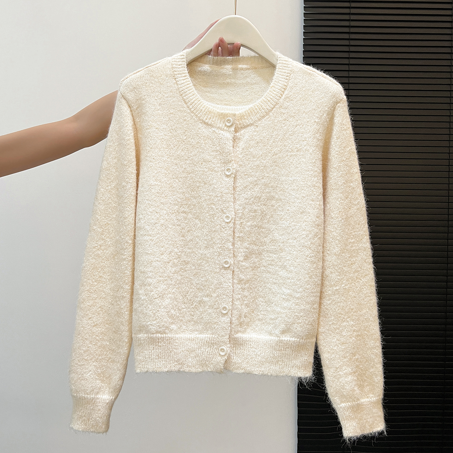 拉夏贝尔韩系软糯长袖针织衫2025