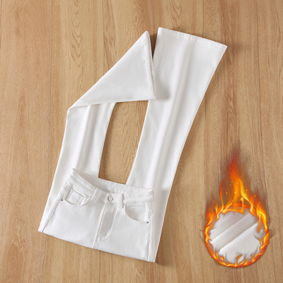 拉夏贝尔白色高腰微喇牛仔裤2025