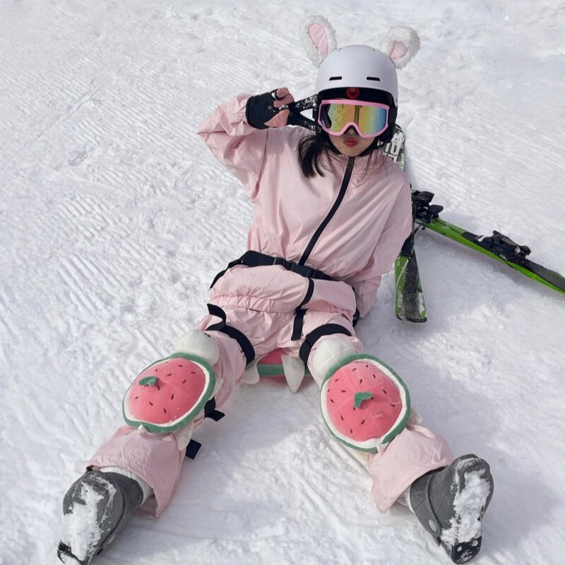 我的滑冰新宠草莓小乌龟滑雪护具护臀垫屁股防摔外穿拍照防护垫