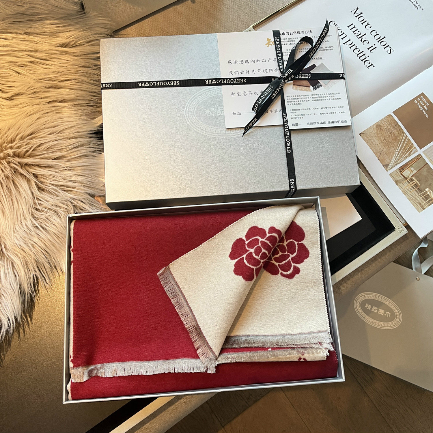 轻奢系列新款山茶花保暖围巾女冬季礼盒装红色旗袍披肩送婆婆妈妈