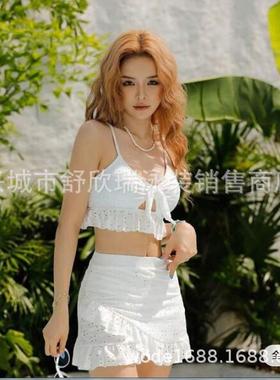 Fashion swimsuit shows off attractive curves sexy bikini