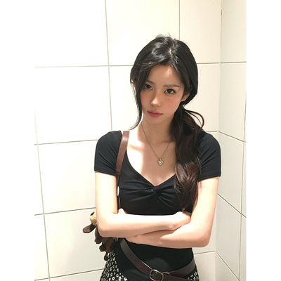 短袖t恤女夏别致绝美短款小上衣