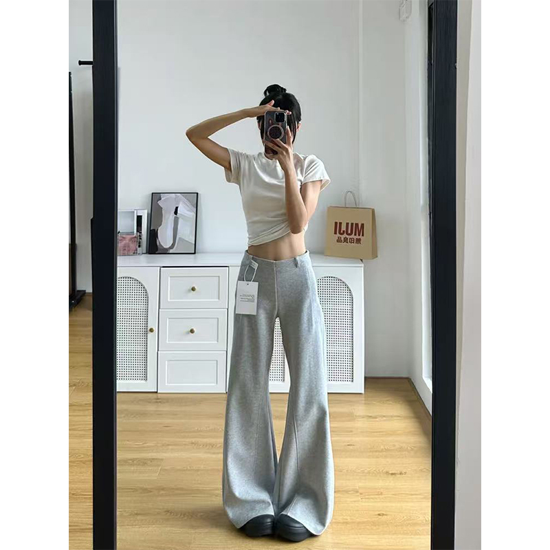 灰色微喇叭休闲运动卫裤女款秋冬