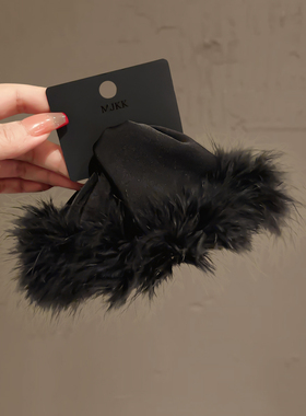 last kiss 黑色羽毛三角抓夹女2025巨好看的鲨鱼夹高级感大号发夹