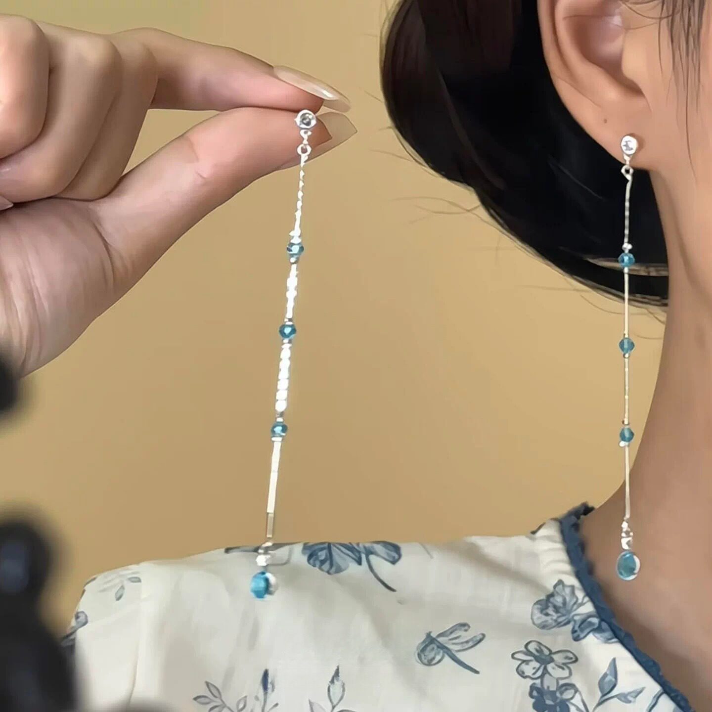 「天青一色」清冷感蓝色水钻耳钉