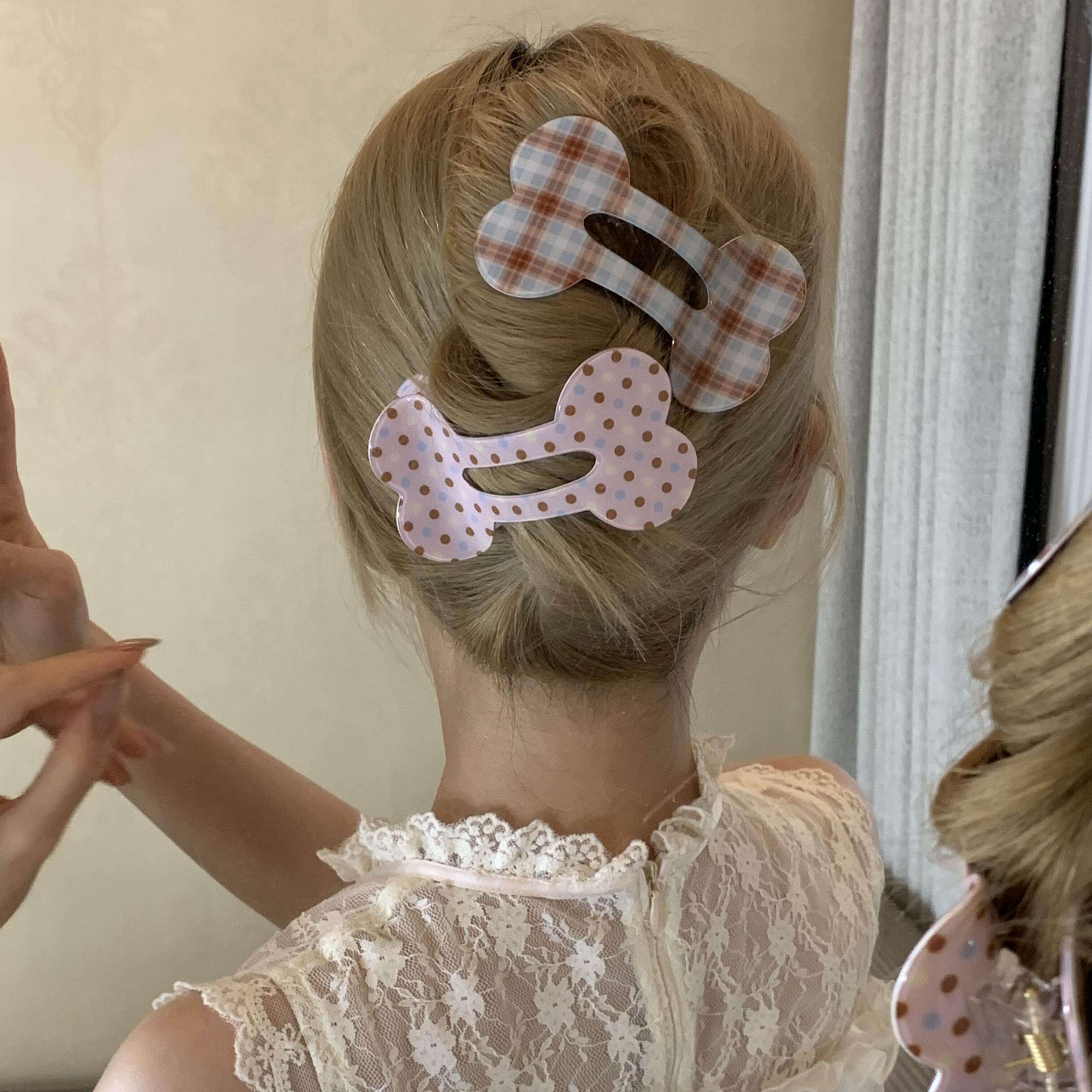 甜美波点格纹骨头抓夹韩系少女