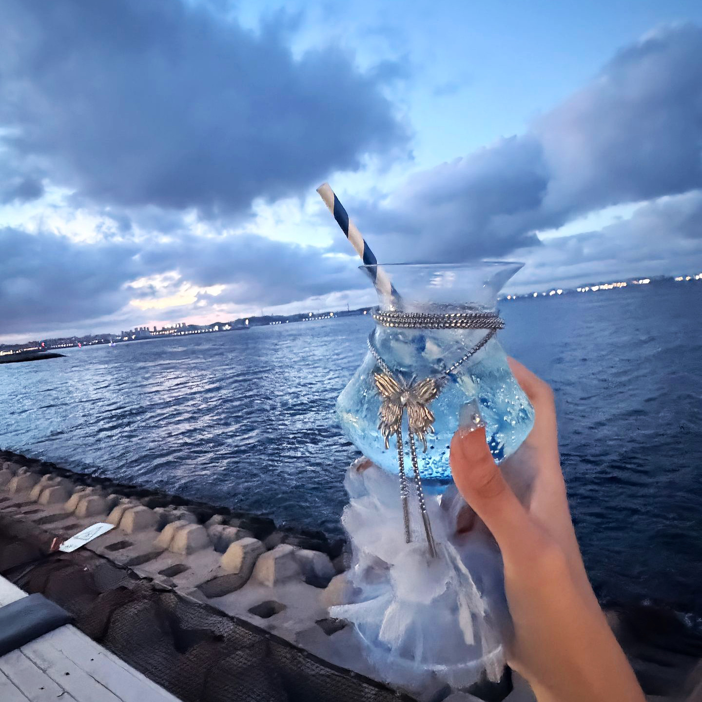 自由万岁！鸡尾酒装饰生日氛围感道具男女海边浪漫仪式感出片神器