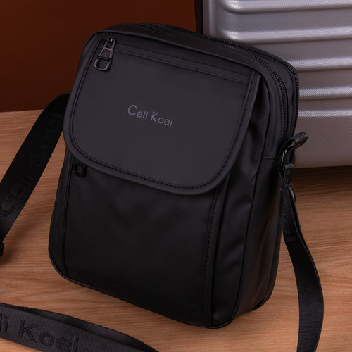 新款单肩包防水翻盖斜挎包手机包