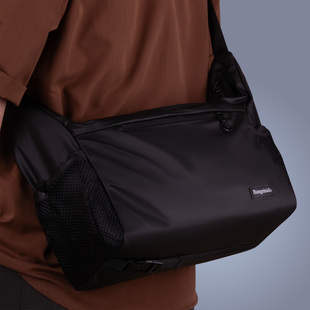 男士斜挎包多功能休闲单肩包男款旅行背包防水大容量骑行邮差包男