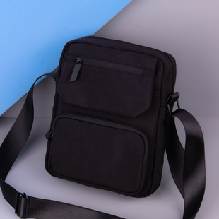 单肩包男斜挎包男士小背包商务休闲大容量竖款多功能通勤包男款潮