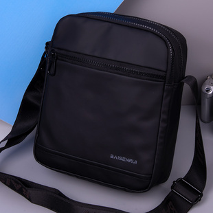 男士斜挎包男单肩包男生背包大容量休闲通勤包男款防水牛津布男包