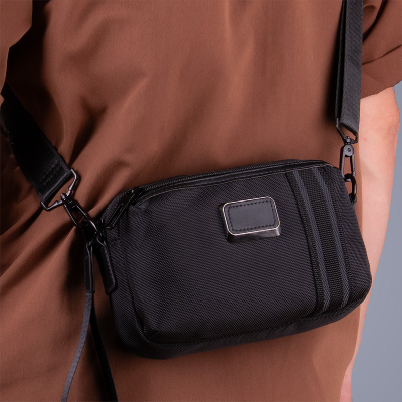 商务休闲单肩包男士横款通勤包