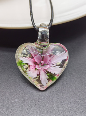 32MM时尚手工DIY粉色爱心内花琉璃吊坠项链女士独特衣服搭配吊坠