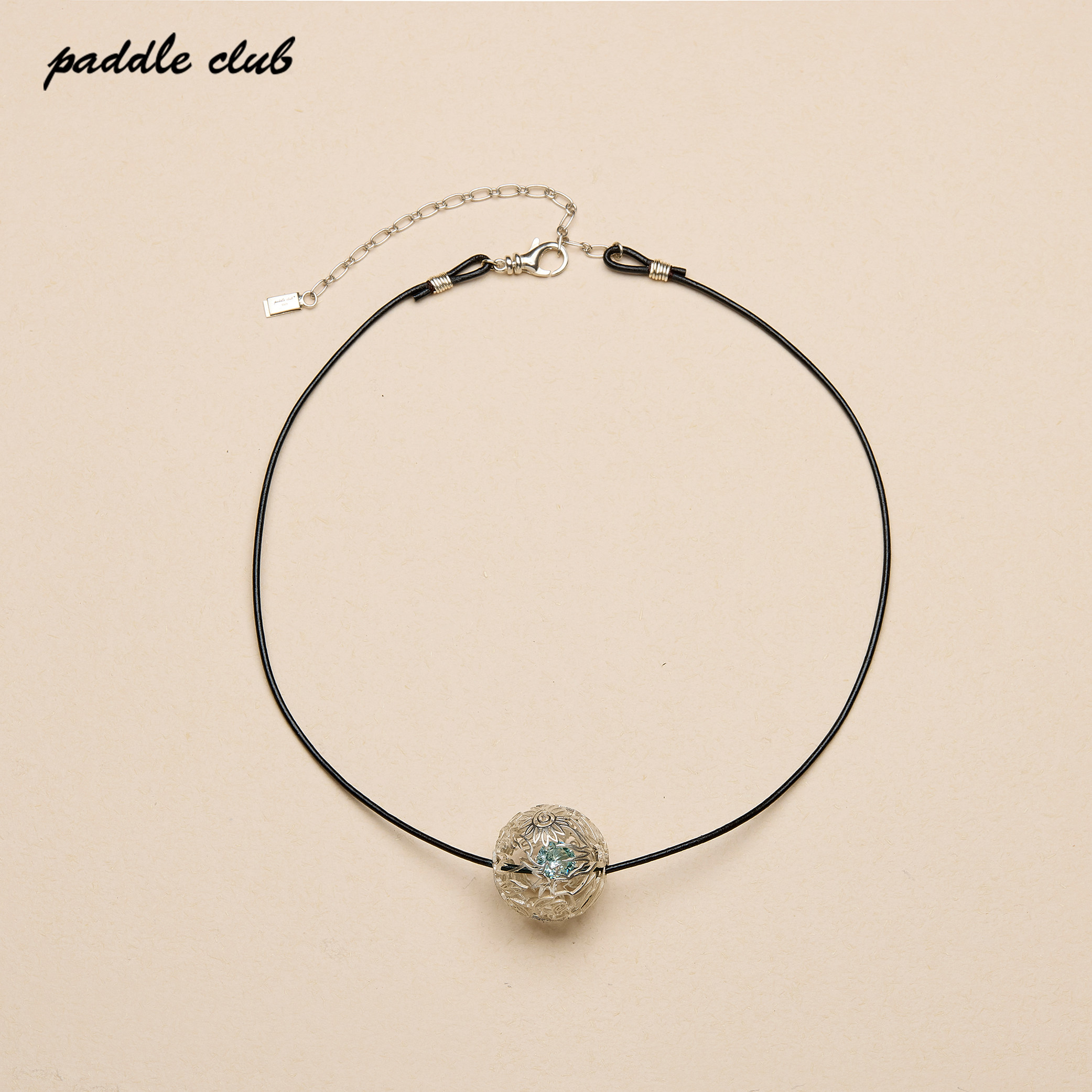 Paddle Club镂空花朵银球皮绳项链