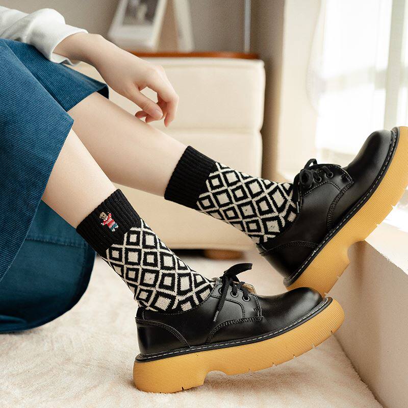 [2 PAIRS] THICKENED THERMAL TERRY COTTON SOCKS LADYS CUTE EMBROIDERY TOWEL SOCKS IN THE FALL AND WINTER