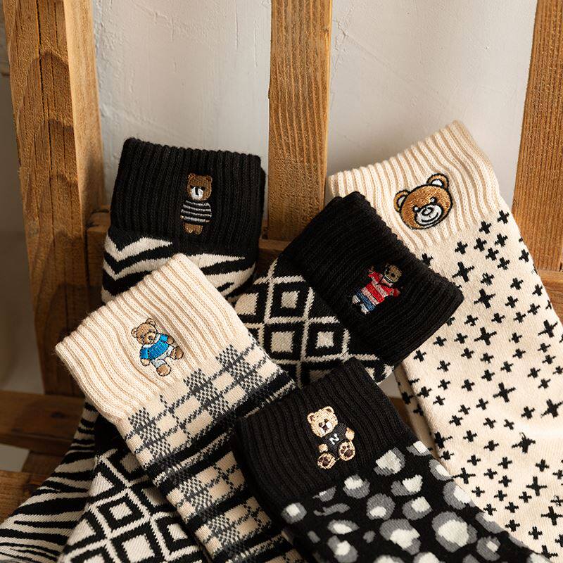 [2 PAIRS] THICKENED THERMAL TERRY COTTON SOCKS LADYS CUTE EMBROIDERY TOWEL SOCKS IN THE FALL AND WINTER