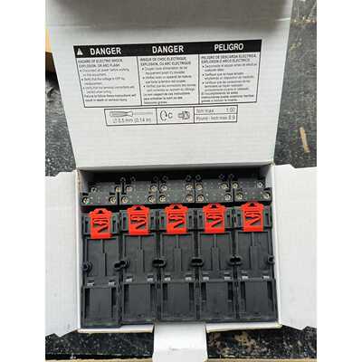 议价-有施耐de继电器底座 RXZE2S108M一盒10个。