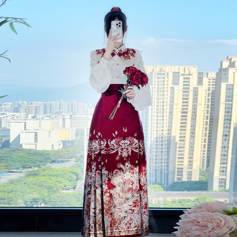 2023年秋织金仿妆花新中式马面裙