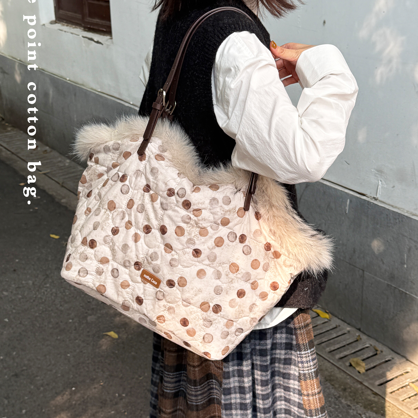 「斑斓朗姆」复古波点单肩托特包