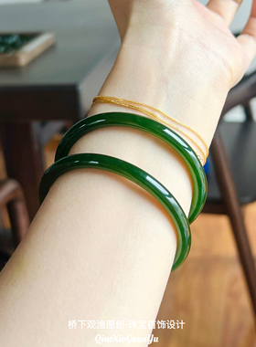 桥下观渔天然冰种菠菜绿玛瑙手镯细条碧玉玉镯玛瑙玉髓翡翠叮当镯