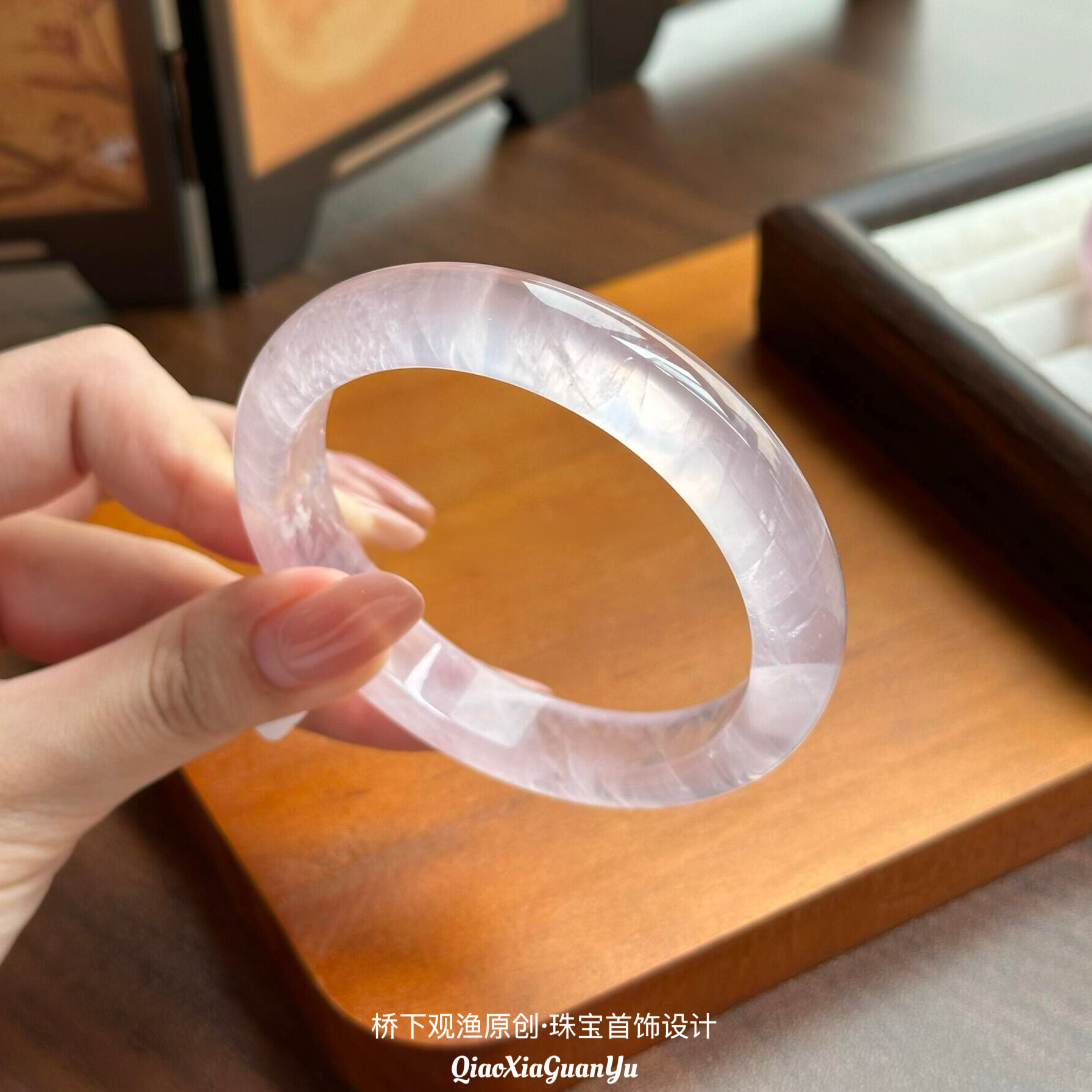 粉水晶手镯女马粉芙蓉石水晶玛瑙玉髓翡翠玉石手镯玉镯子粉晶手镯
